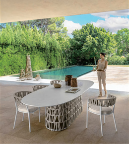 Liora outdoor dining set