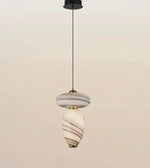 A CLOSEUP VIDEO OF MODERN PENDANT LIGHT